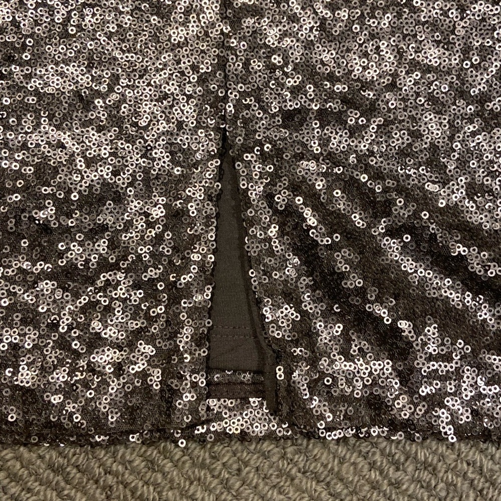 Halogen silver-gray sequined skirt, size 6 - Picture 3 of 5